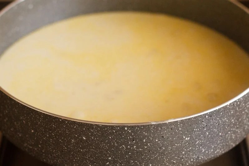 Milk mixed with melted mawa.