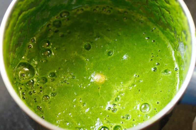 Smooth spinach puree in a blender.